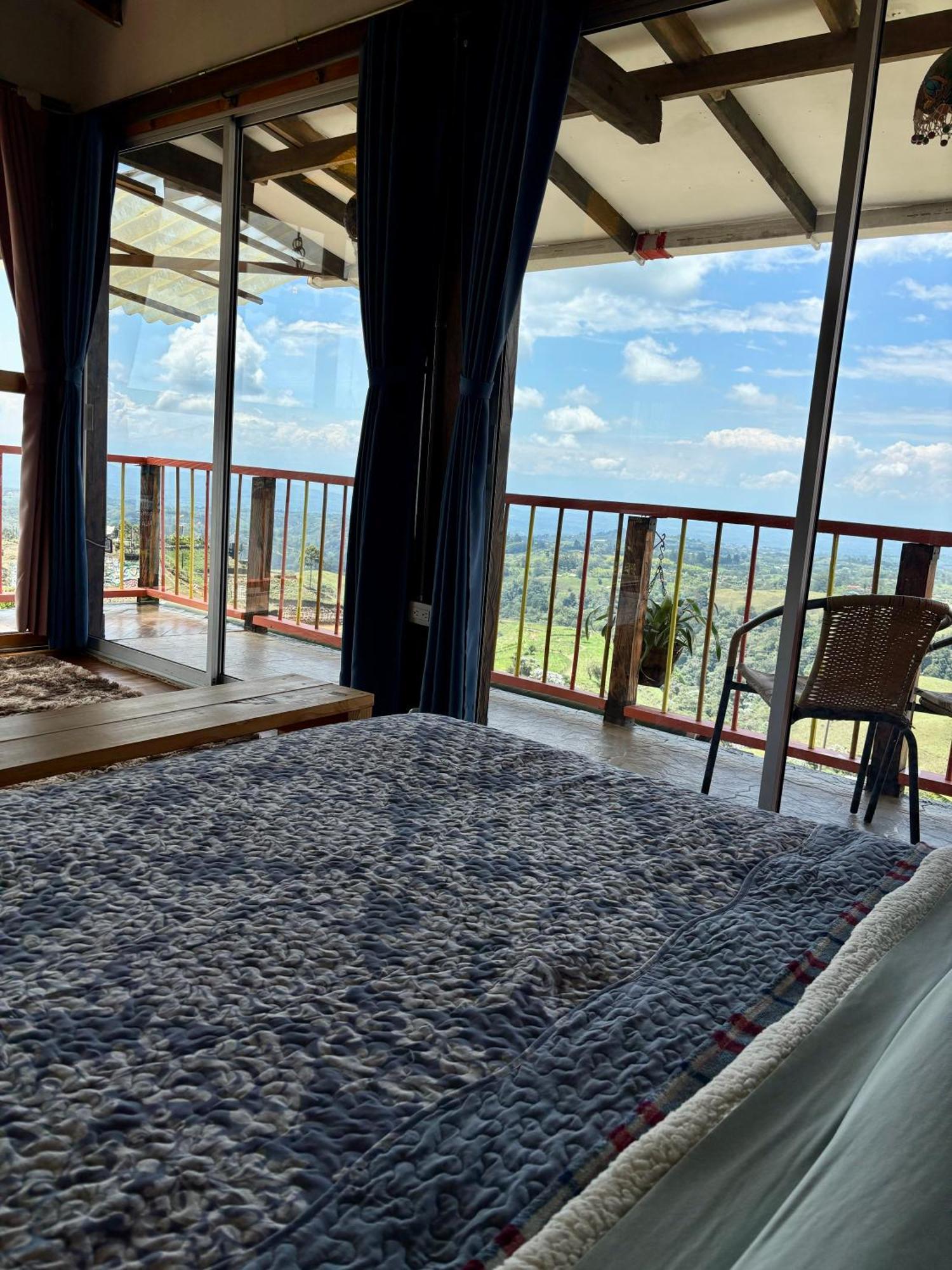 La Puesta Del Sol Hotel Filandia Bagian luar foto